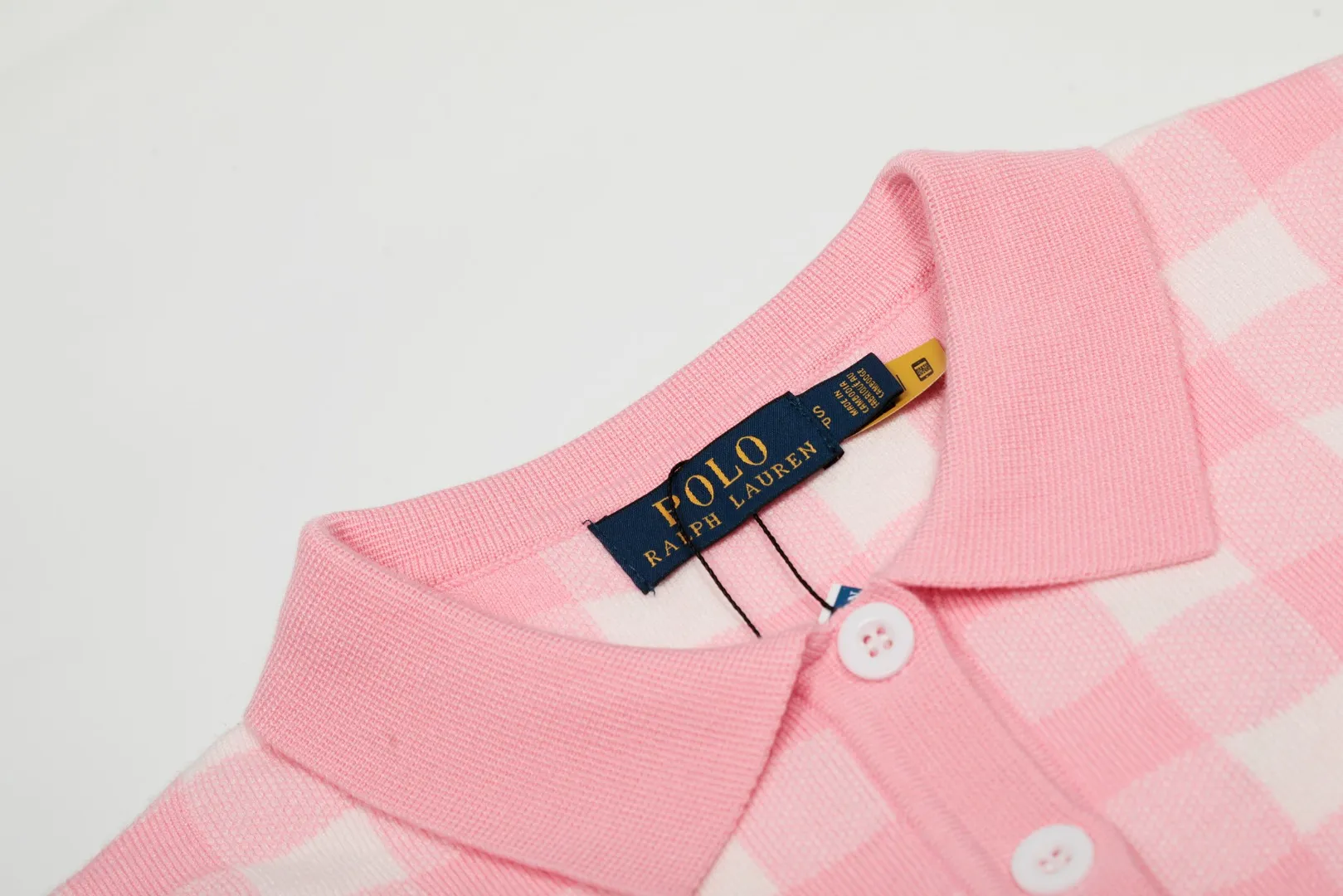 P166 💰 "Top quality" Style number: DS225# (on sale all year round) [Ralph Lauren plaid jacquard basic pony embroidered logo knitted POLO short sleeves] ✅Ralph Lauren all-match goddess style plain plaid knitted lapel short sleeves for all seasons ✅Main provider of platform live broadcast Wholesale entity ✅ZP quality 1:1 version Scan the code to enter the GF website Counter quality ✅Detailed quality The only one in Guangzhou Imported quality cotton yarn, focusing on high-end, cost-effective, good quality, needless to say, ✅Restore the original version, loose, comfortable and stress-free, simple is high-end, classic is eternal, ✅The upper body is simple and easy to match, a must-have for goddess ootd. Good-looking clothes are never picky. A must-have in the goddess' wardrobe. Size: S-L Color: Gray Yellow Pink Light Blue Red Green